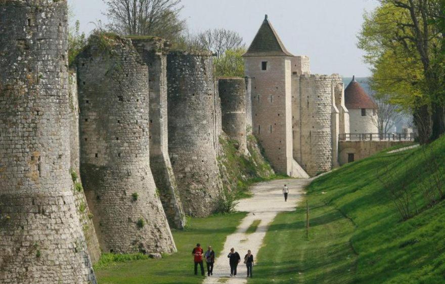 La Voulzie Appartement - Proche Centre Avec Parking Prive Provins Extérieur photo